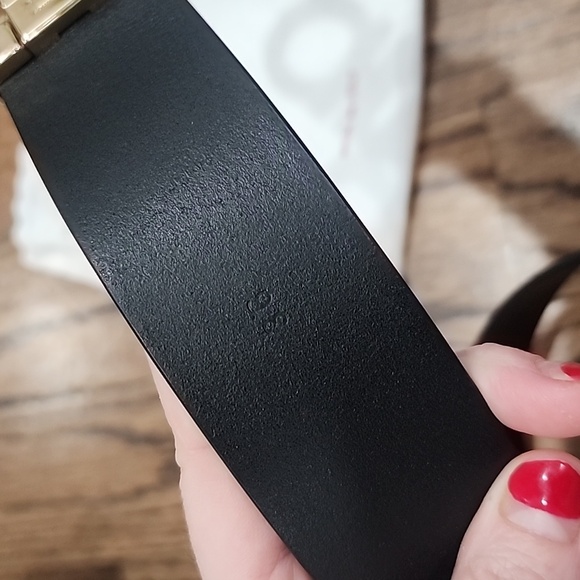 Salvatore Ferragamo Unisex Black Leather Belt with Gold Buckle Size 36 - Picture 10 of 10